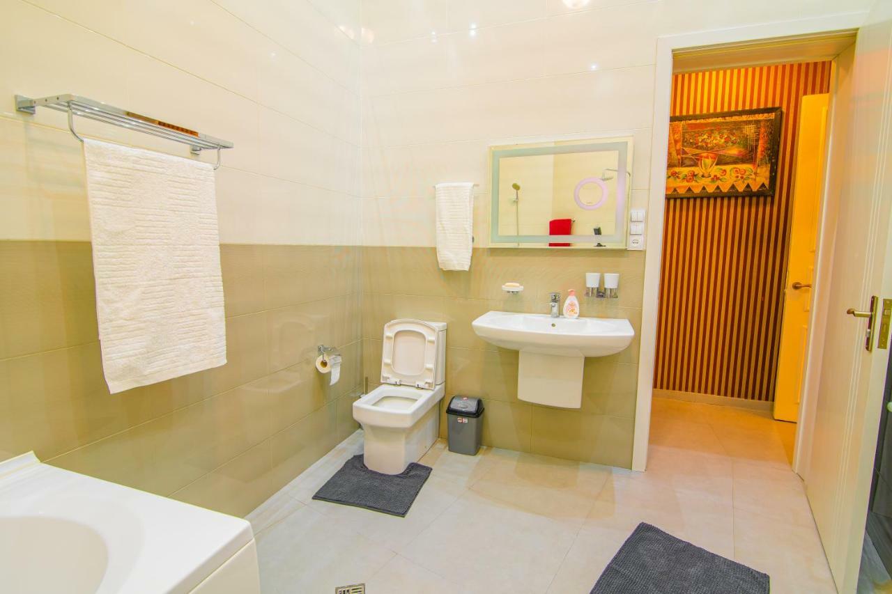 Solo Apartment In City Center Тбілісі Екстер'єр фото