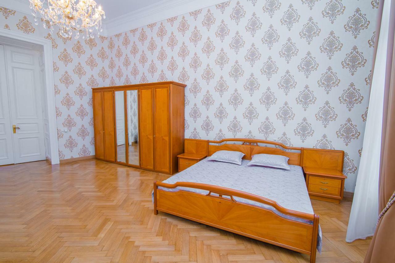 Solo Apartment In City Center Тбілісі Екстер'єр фото