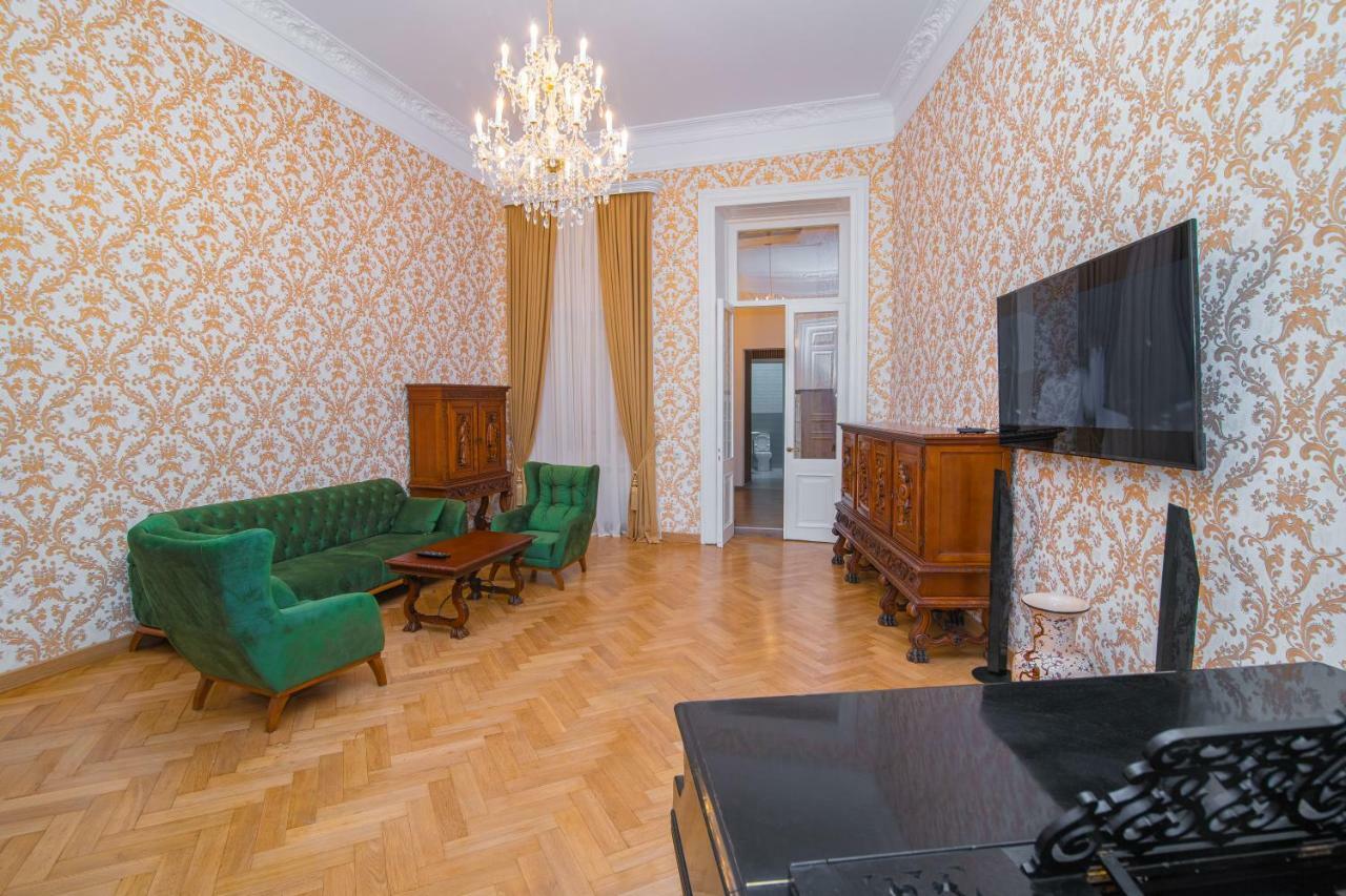 Solo Apartment In City Center Тбілісі Екстер'єр фото